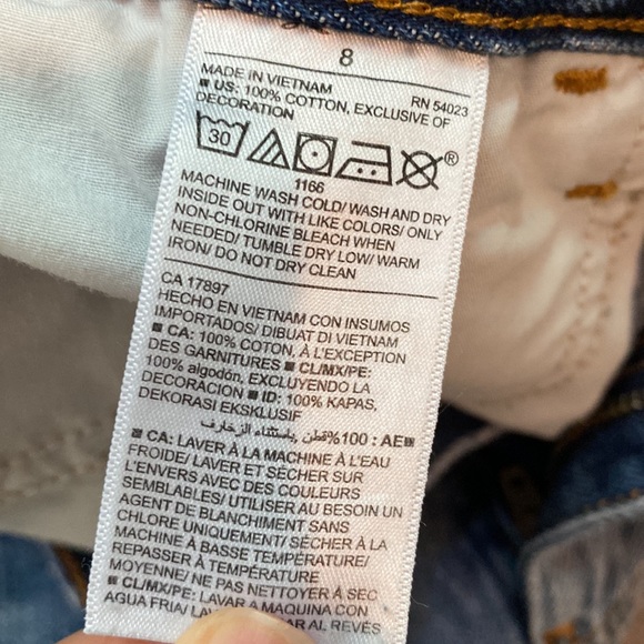 Old Navy Boyfriend Jean Shorts - size 8 - Picture 4 of 7